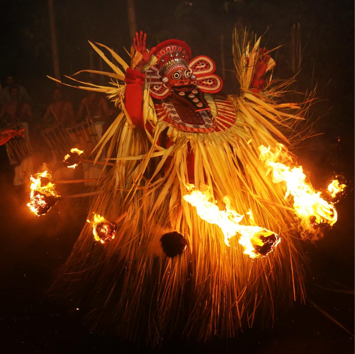 tholpavakoothu